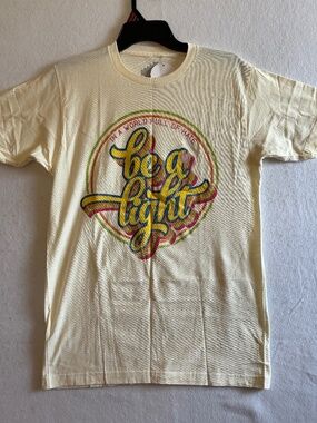 Crazy Consuela "Be A Light" Casual Pullover Short Sleeve T-Shirt Size M